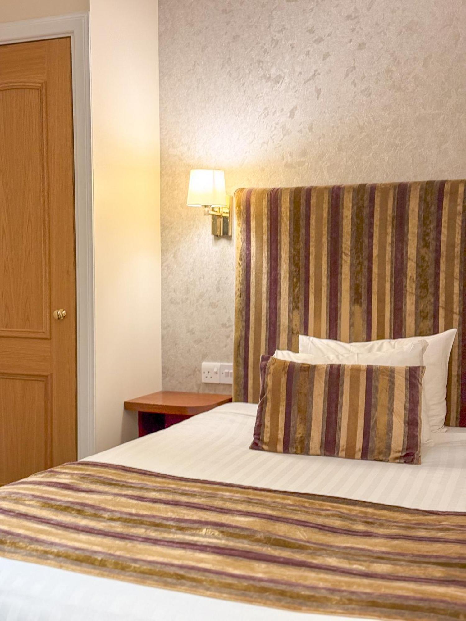 Aberdeen Douglas Hotel ภายนอก รูปภาพ